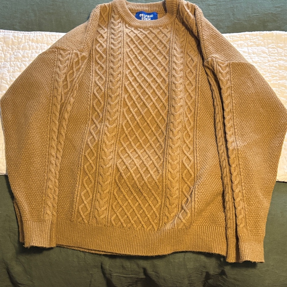Aelfric Eden Women's Tan Cable Knit Sweater